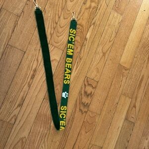 Baylor Bears beaded purse strap with Sic’Em Bears and paw print